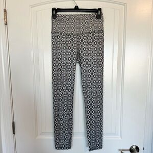 Anthropologie Daily Practice Workout Boho Print Leggings Size Small NWOT